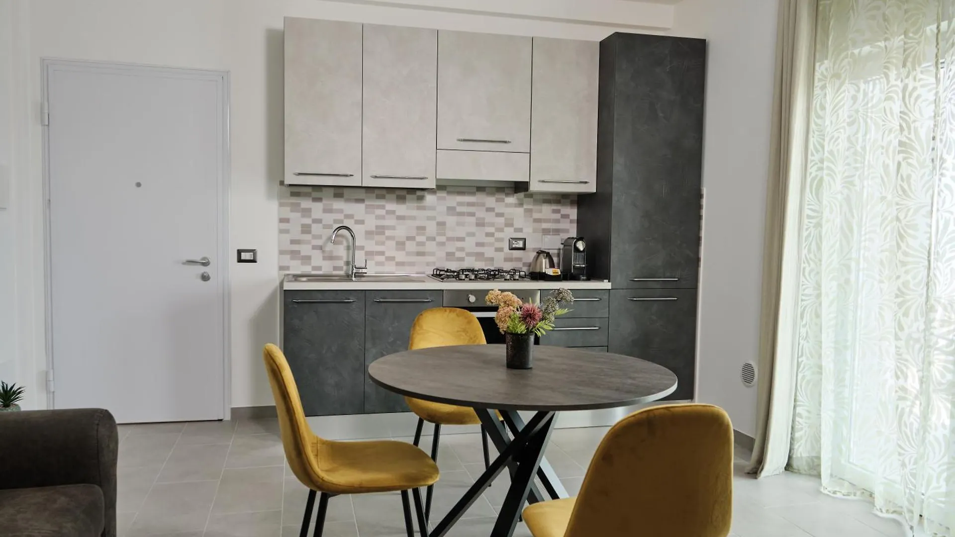 Apartment Aeroporto A 3 Minuti - Suite Con Parcheggio Privato Fiumicino